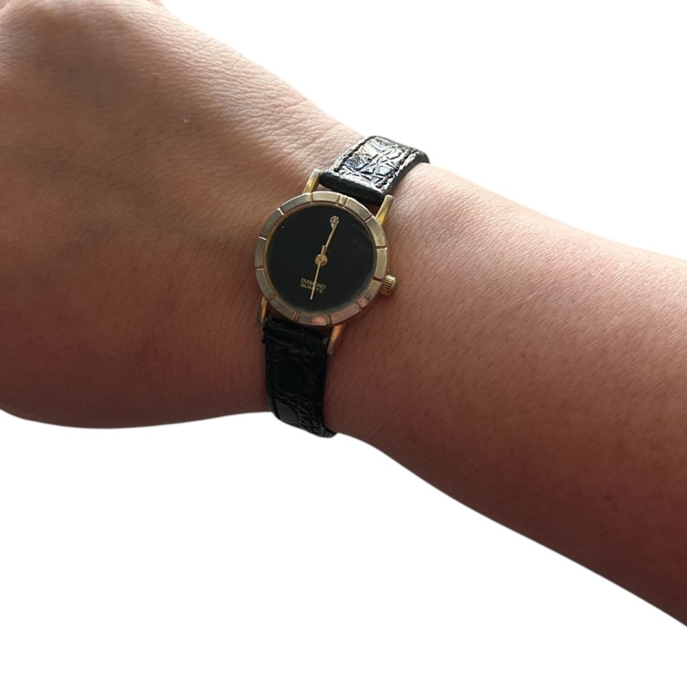 Vintagee generation good and black diamond quartz watch